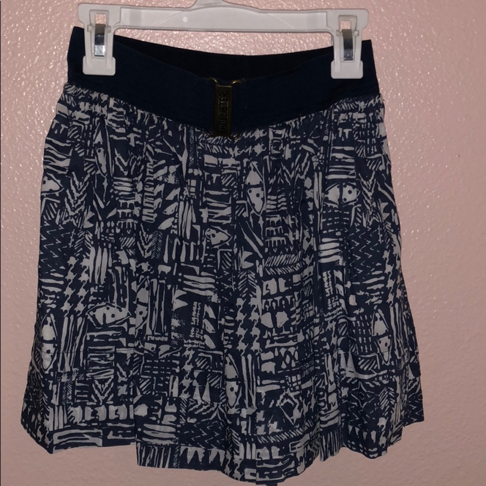 🌻 2/$12 Hollister Patterned skirt